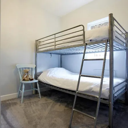 Feriehus Pocklington Self Catering Business Contractors Superfast Wifi Netflix